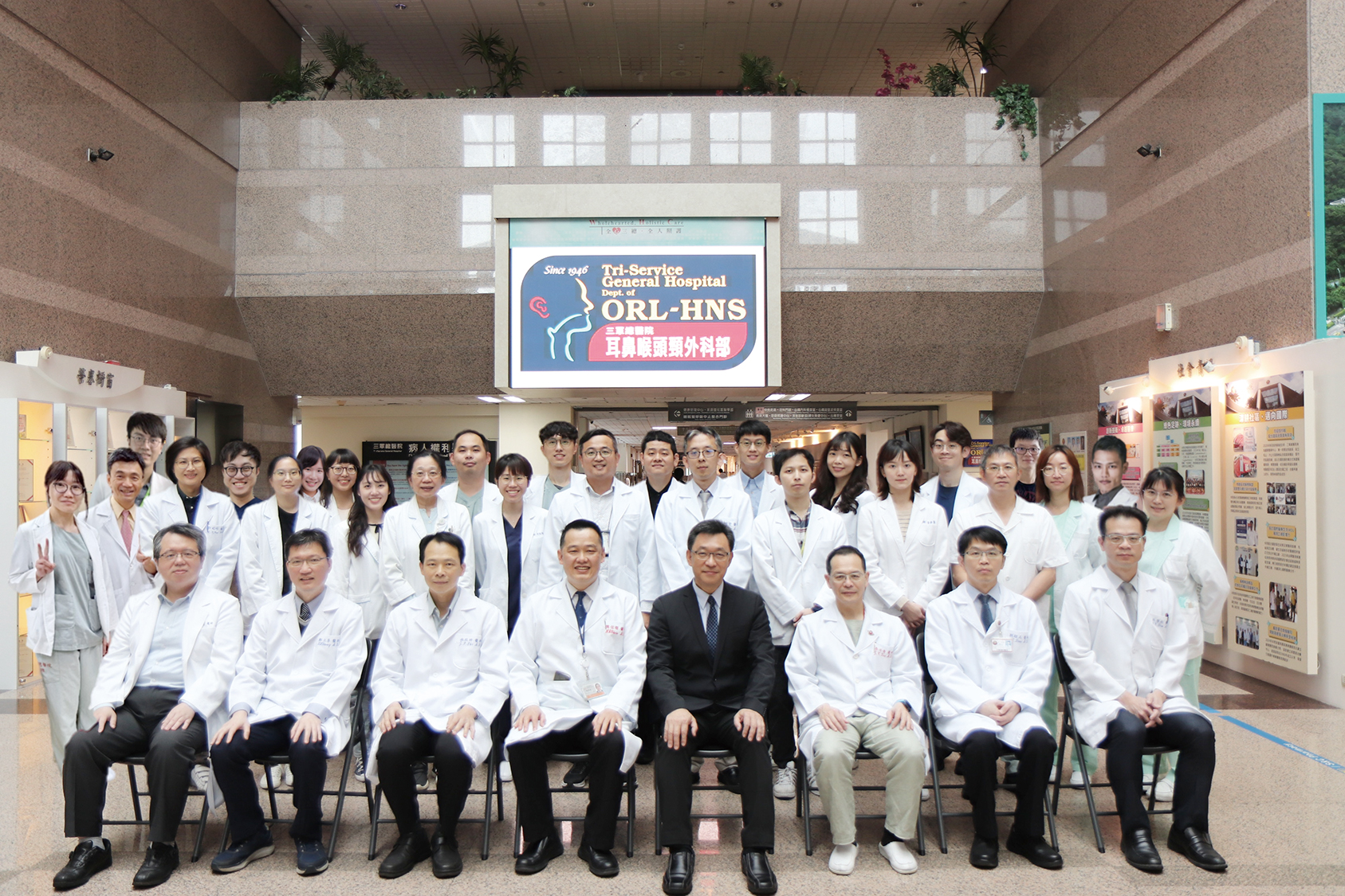 耳鼻喉頭頸外科大合照